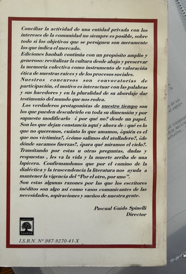 Contratapa de la antología, con el texto de Pascual Guido Spinelli, director de ediciones baobab, el isologotipo del baobab y el ISBN 987-9270-41-X.