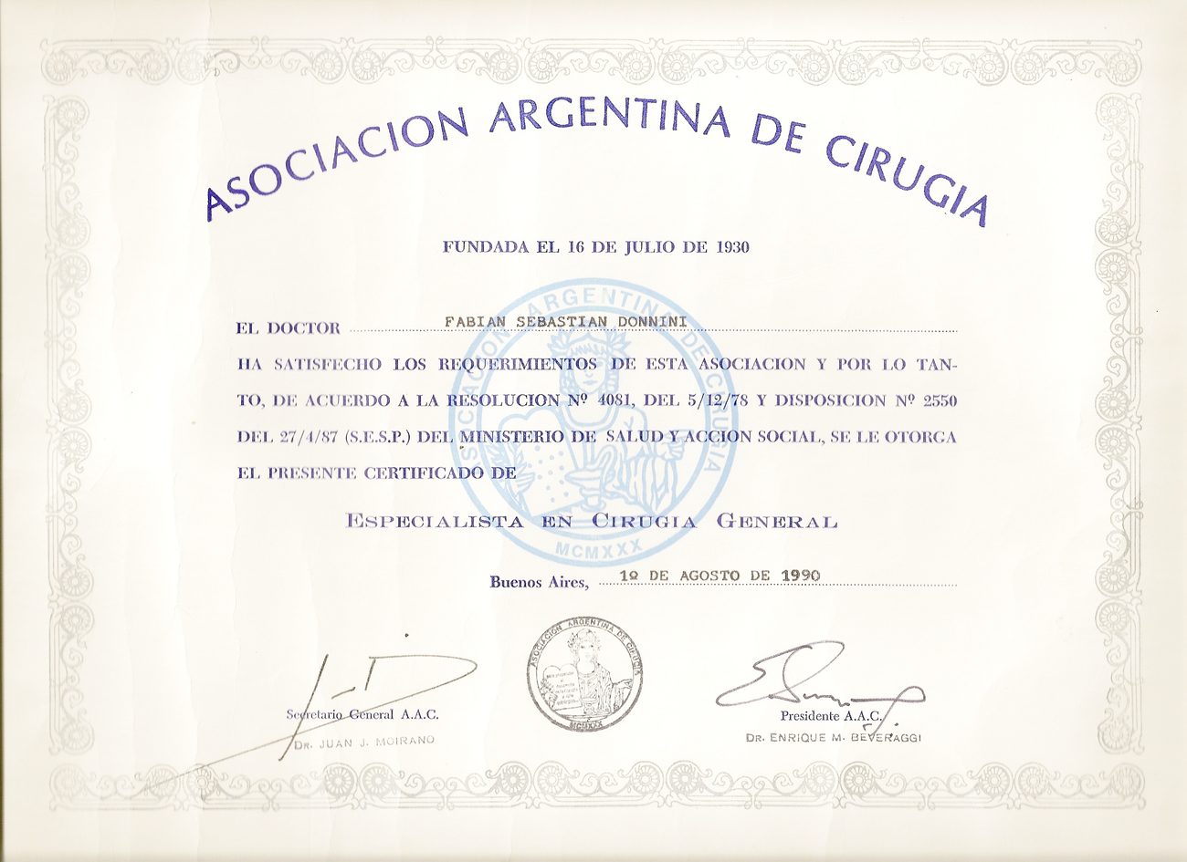 Certificado de Especialista en Cirugía General de la Asociación Argentina de Cirugía otorgado al doctor Fabián Sebastián Donnini, Buenos Aires, 1 de agosto de 1990.