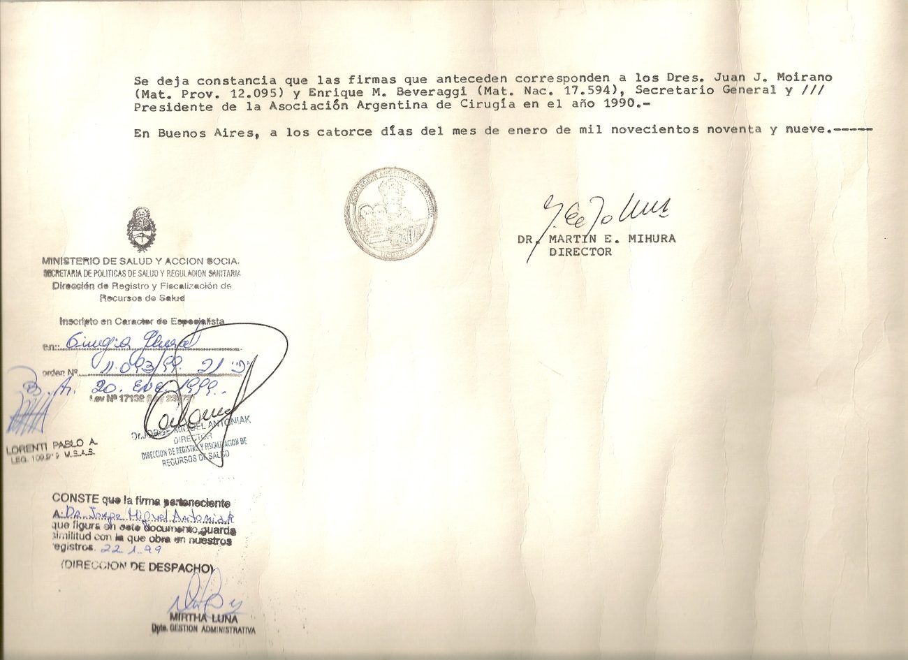 Dorso del certificado de la Asociación Argentina de Cirugía con la constancia de firmas del 14 de enero de 1999 y la inscripción en carácter de especialista en Cirugía General ante el Ministerio de Salud, orden 11.063/99 del 20 de enero de 1999.
