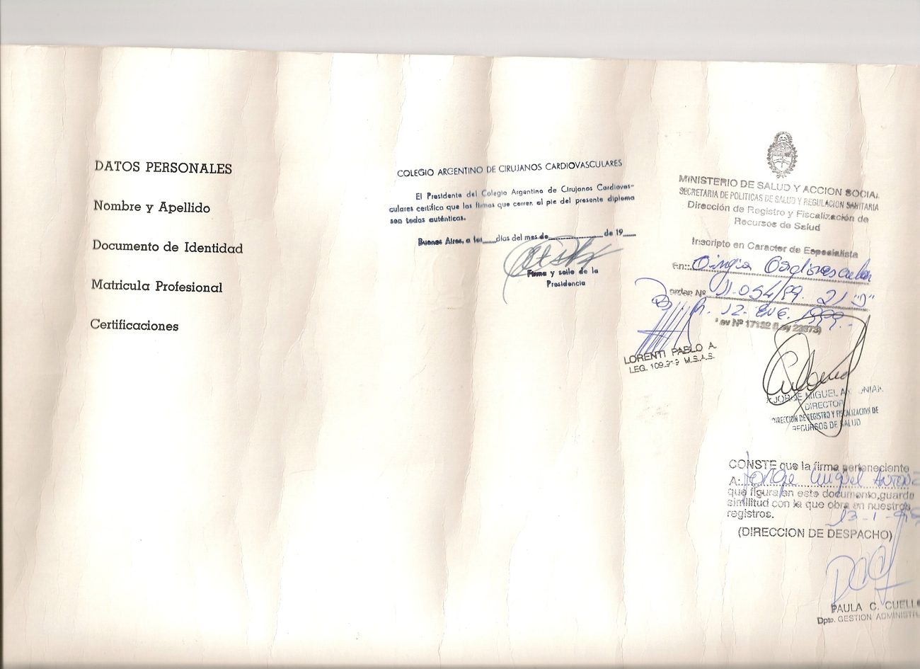 Dorso del diploma del Colegio Argentino de Cirujanos Cardiovasculares con la inscripción en carácter de Especialista en Cirugía Cardiovascular ante la Dirección de Registro y Fiscalización de Recursos de Salud, orden 11.054/99, 12 de enero de 1999.