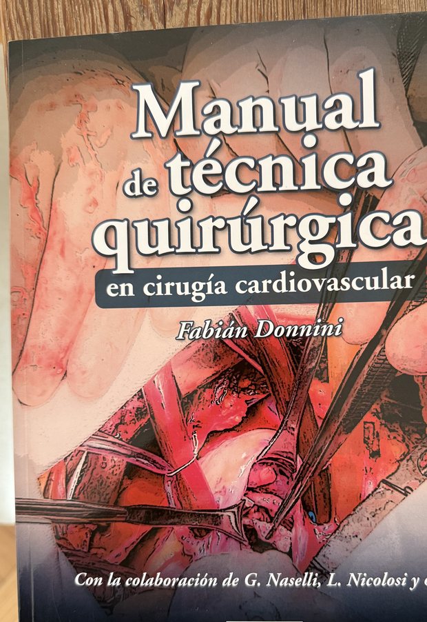 Tapa del Manual de técnica quirúrgica en cirugía cardiovascular, de Fabián Donnini.